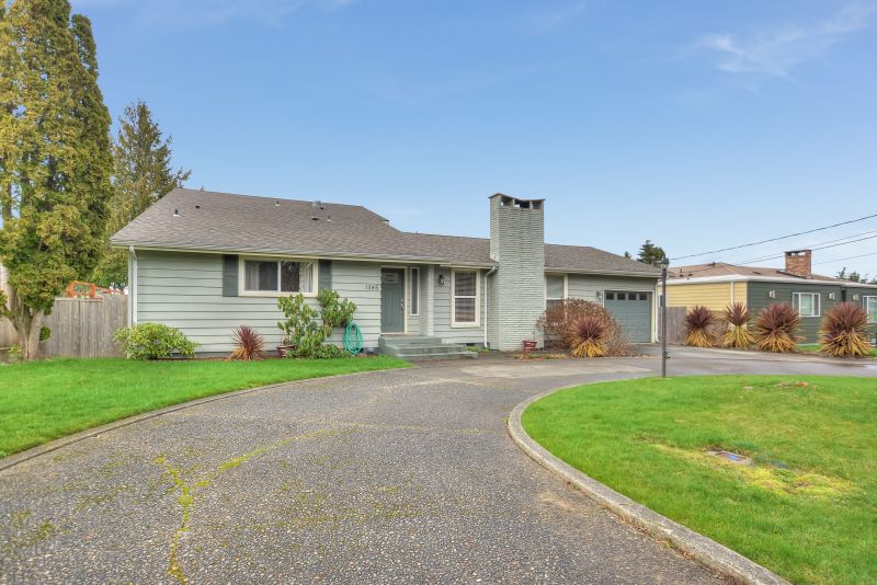 Tacoma Home for Sale Gorgeous view of the Sound & Narrows Bridge